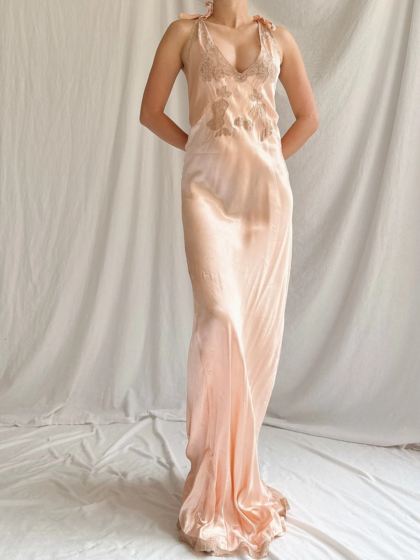 1930s Peach Satin Slip Dress - M