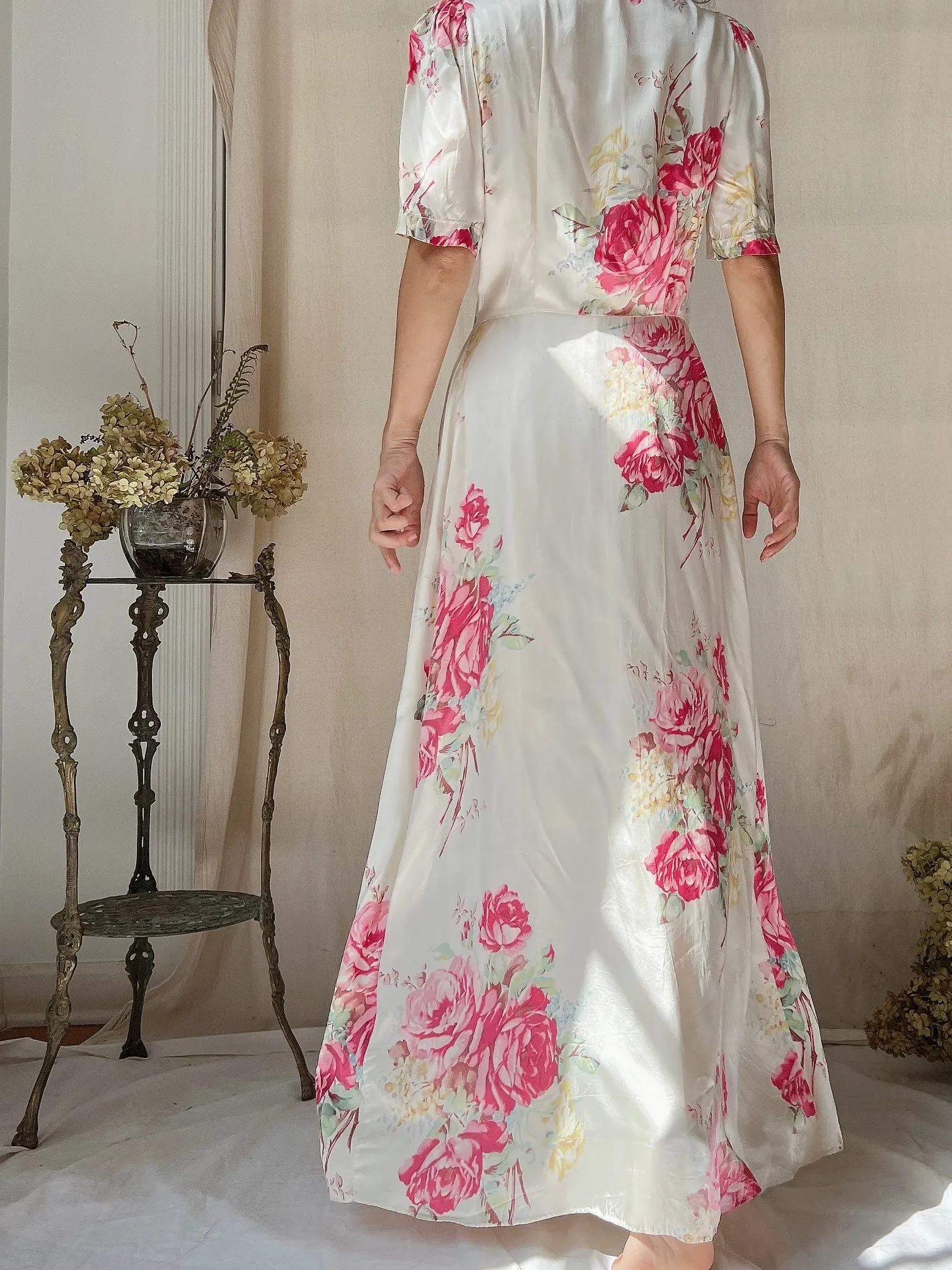 1930s Satin Roses Dressing Gown - S