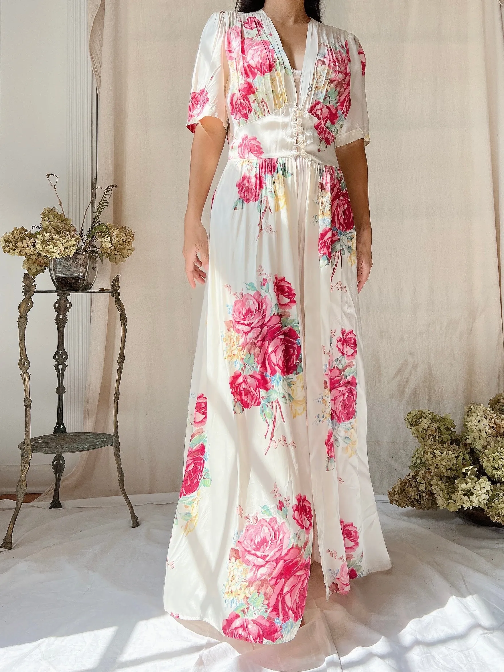1930s Satin Roses Dressing Gown - S