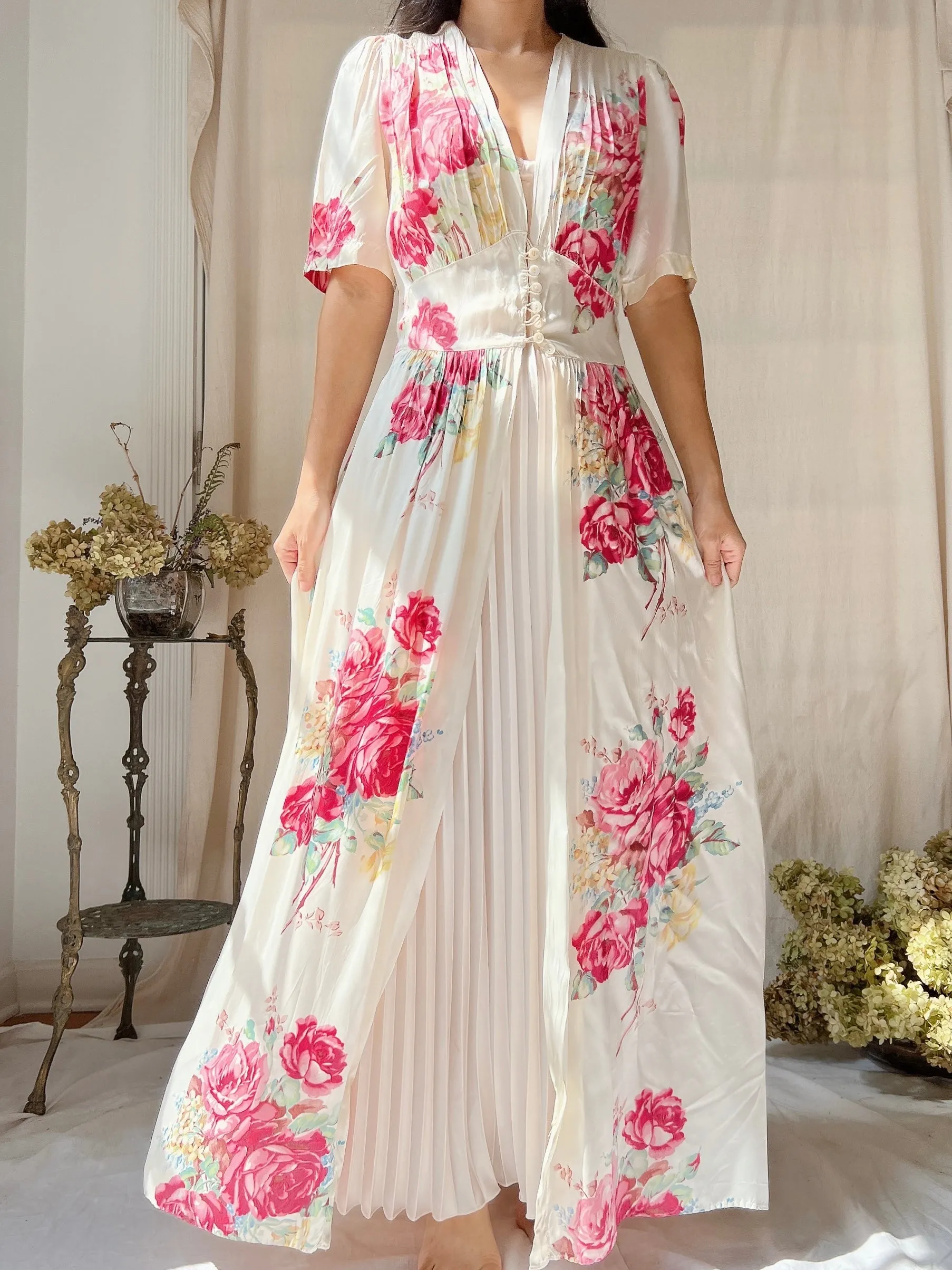 1930s Satin Roses Dressing Gown - S