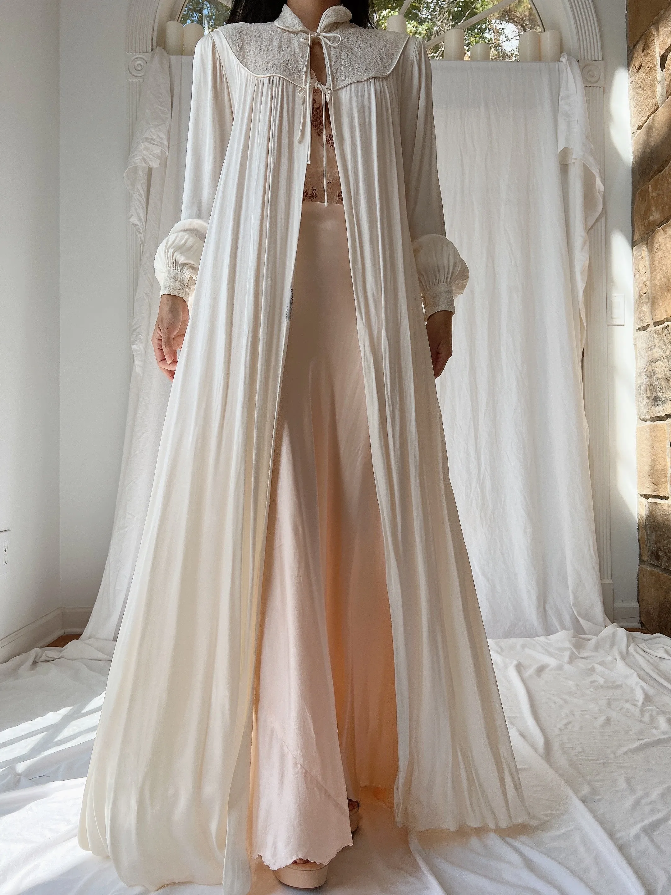 1940s Satin Dressing Gown - M