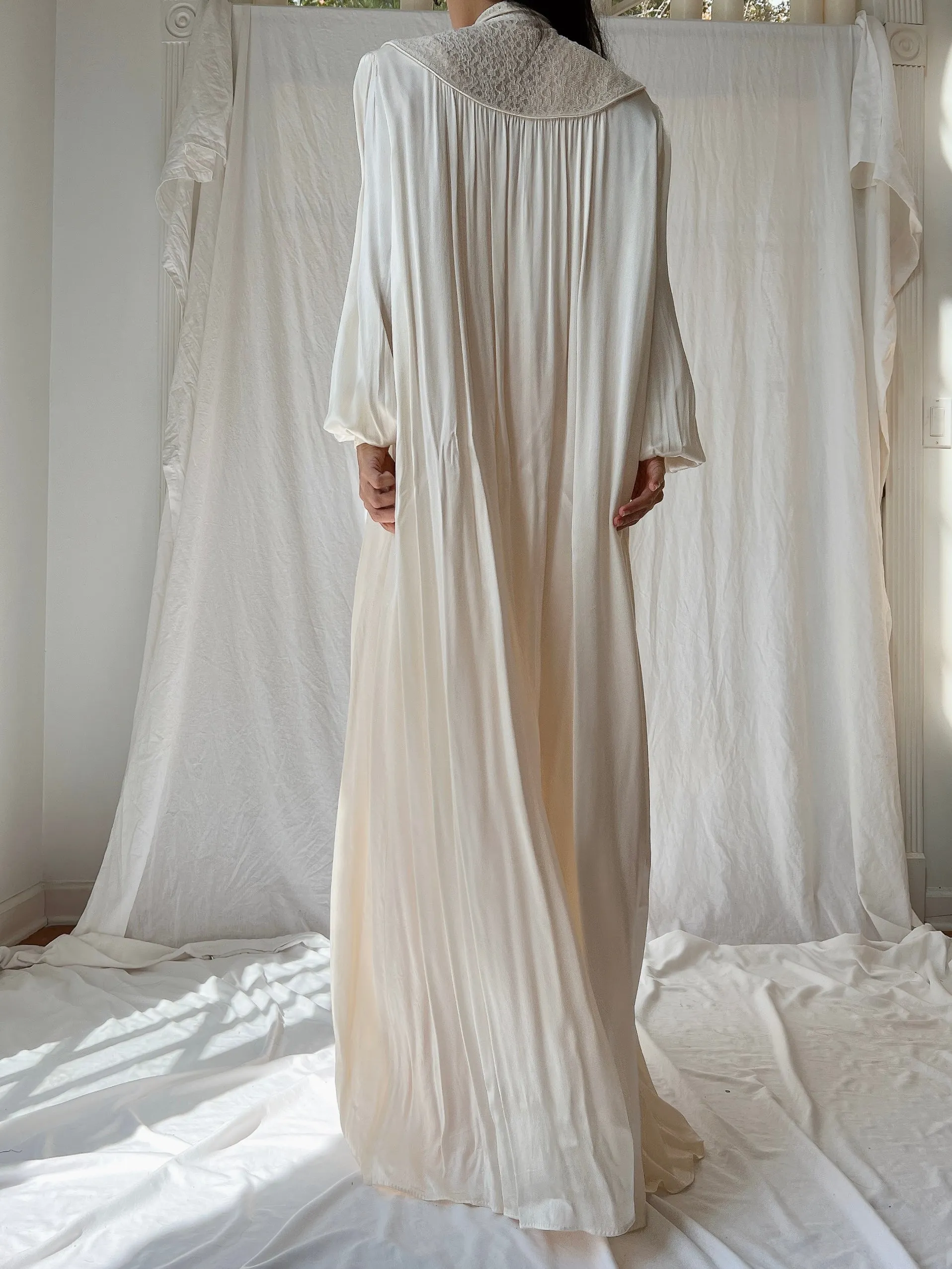 1940s Satin Dressing Gown - M