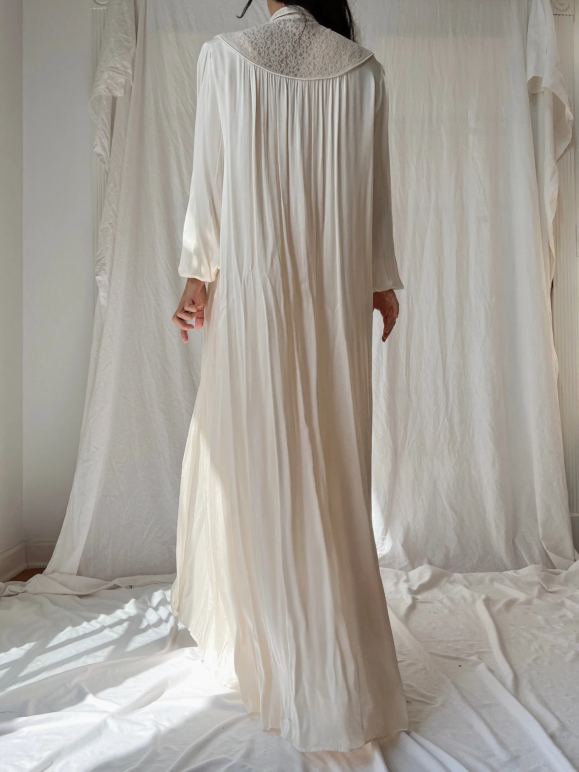 1940s Satin Dressing Gown - M