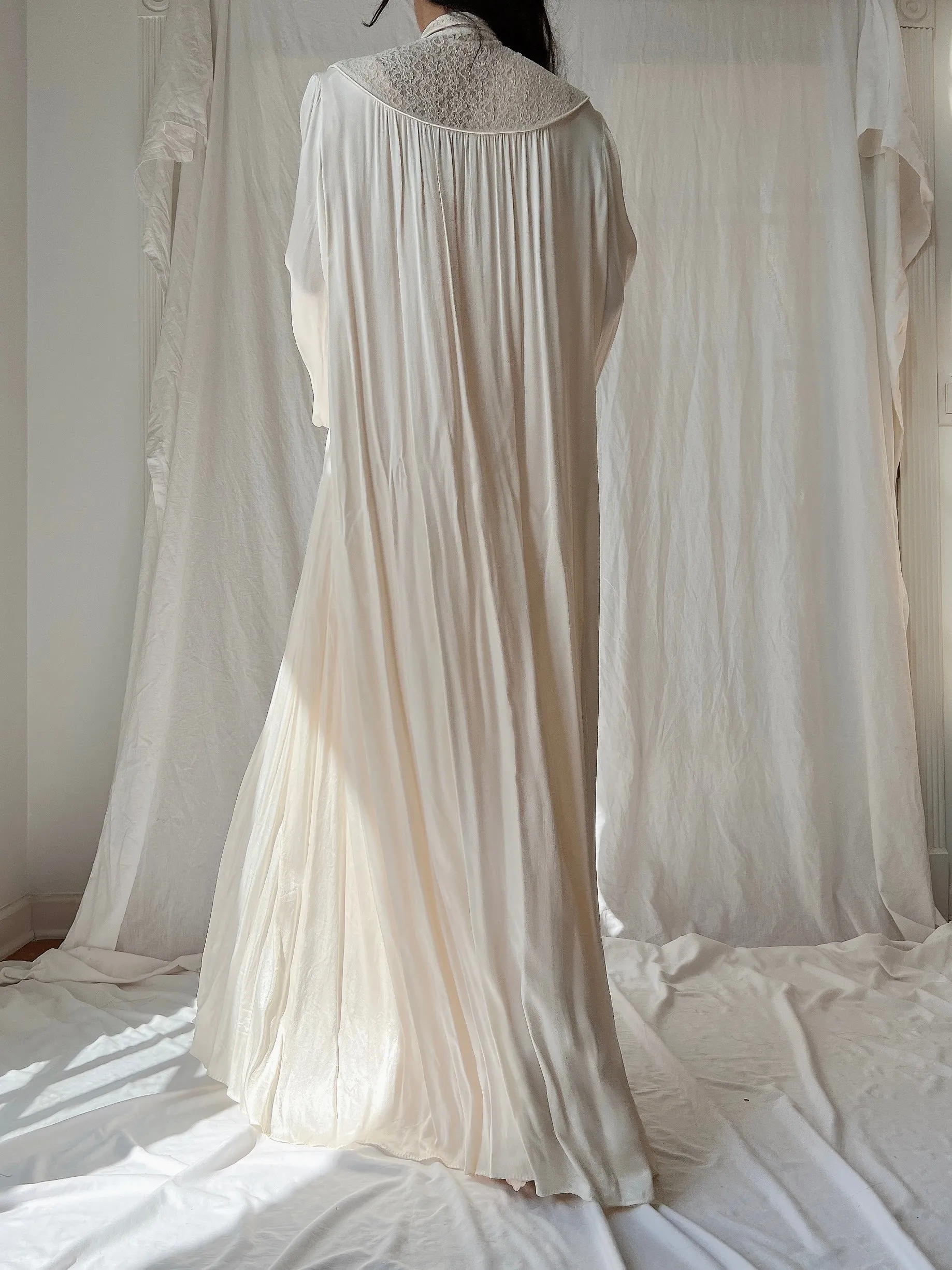 1940s Satin Dressing Gown - M