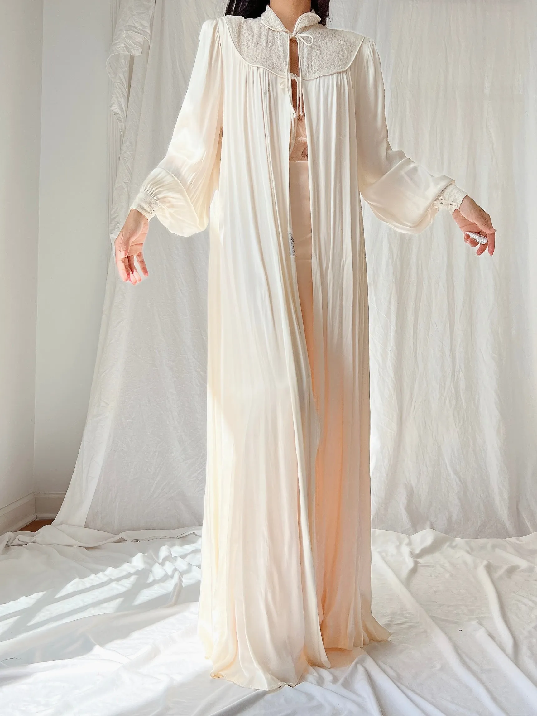 1940s Satin Dressing Gown - M