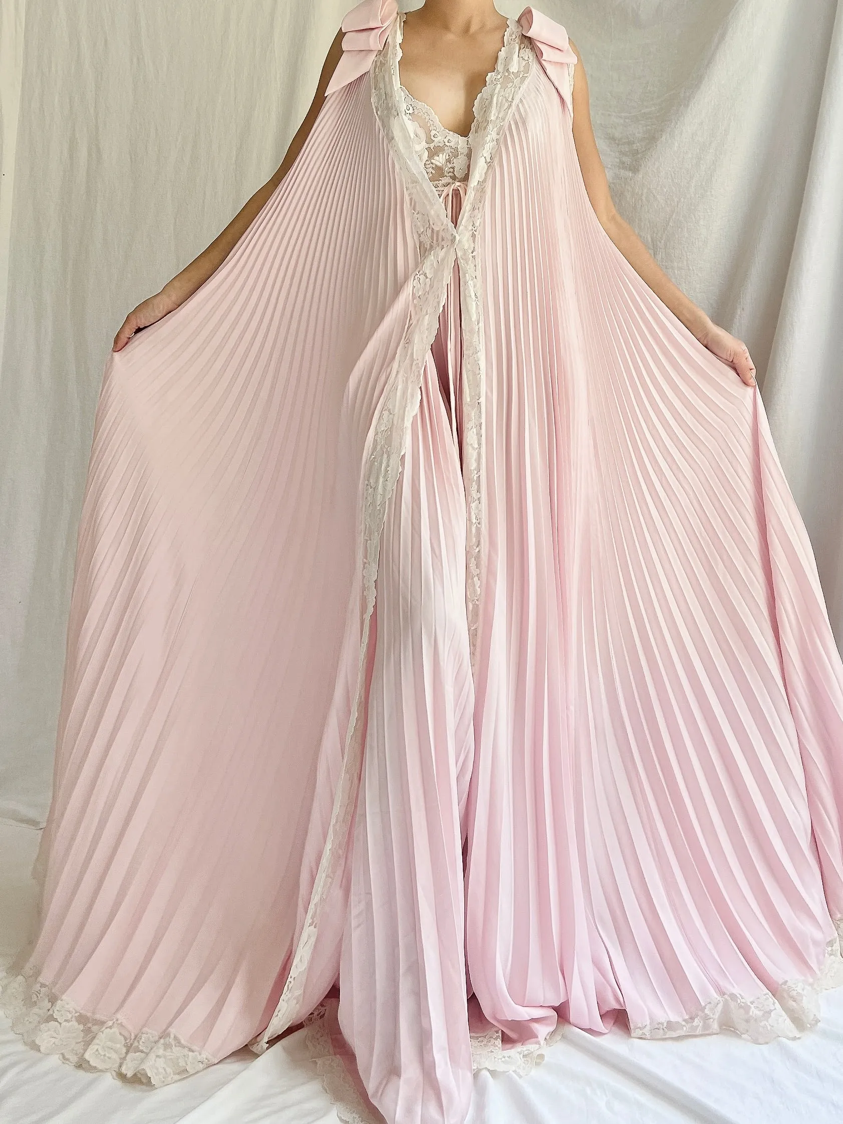 1960s Lucie Ann Pleated Dressing Gown Set - OSFM