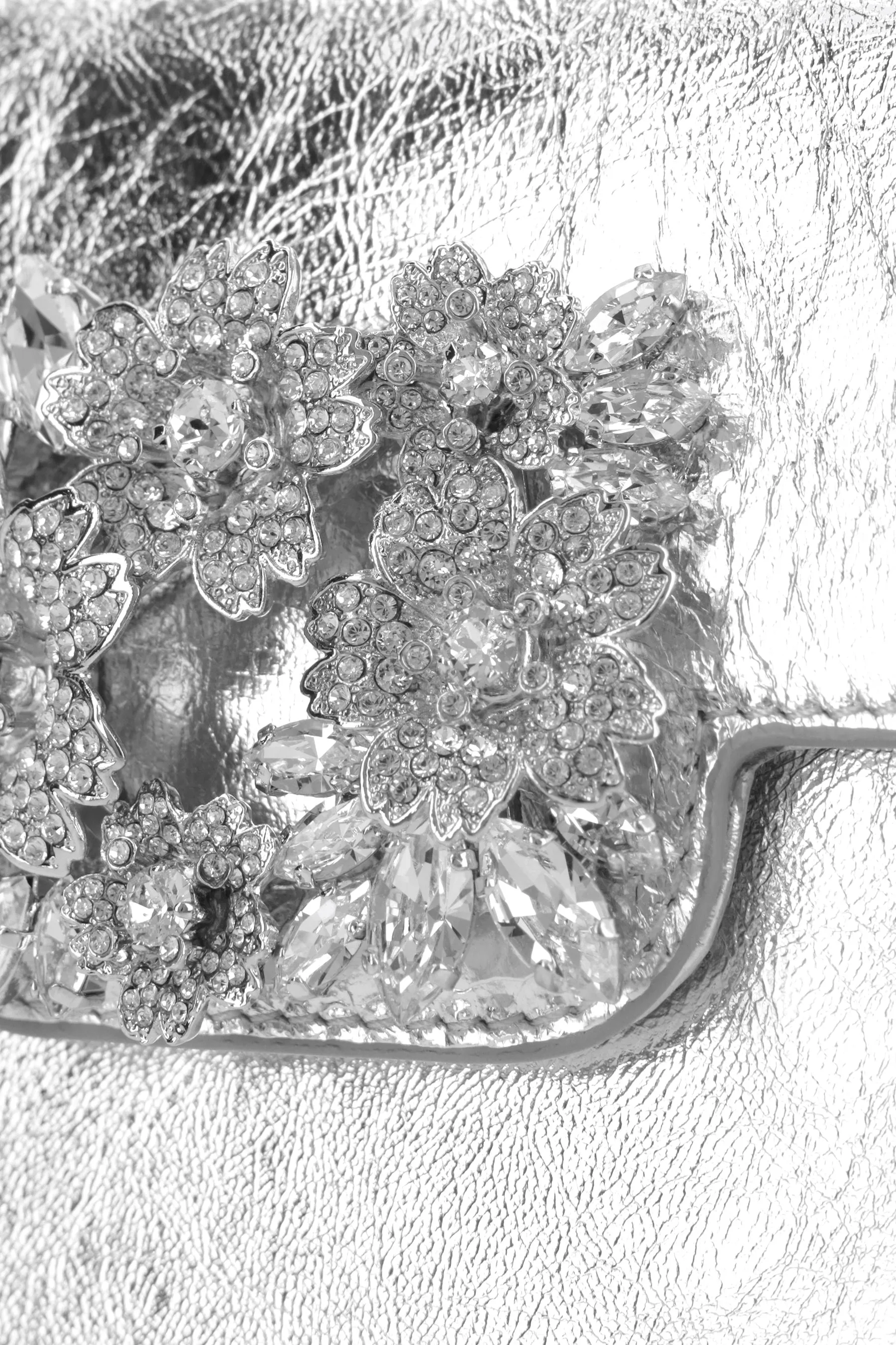 Efflorescence mini clutch in laminated nappa
