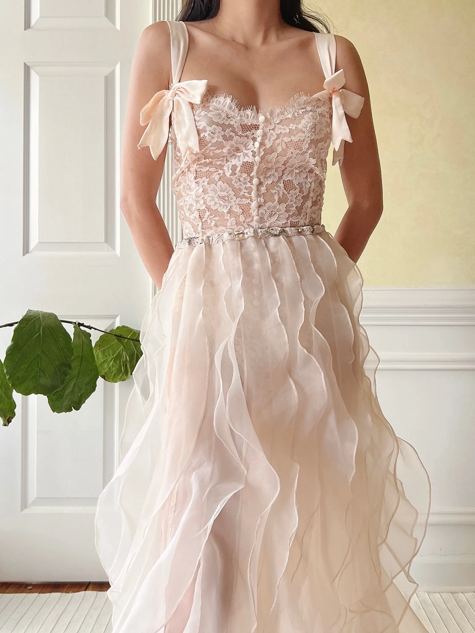 Vintage Lace Bow Teddy - M