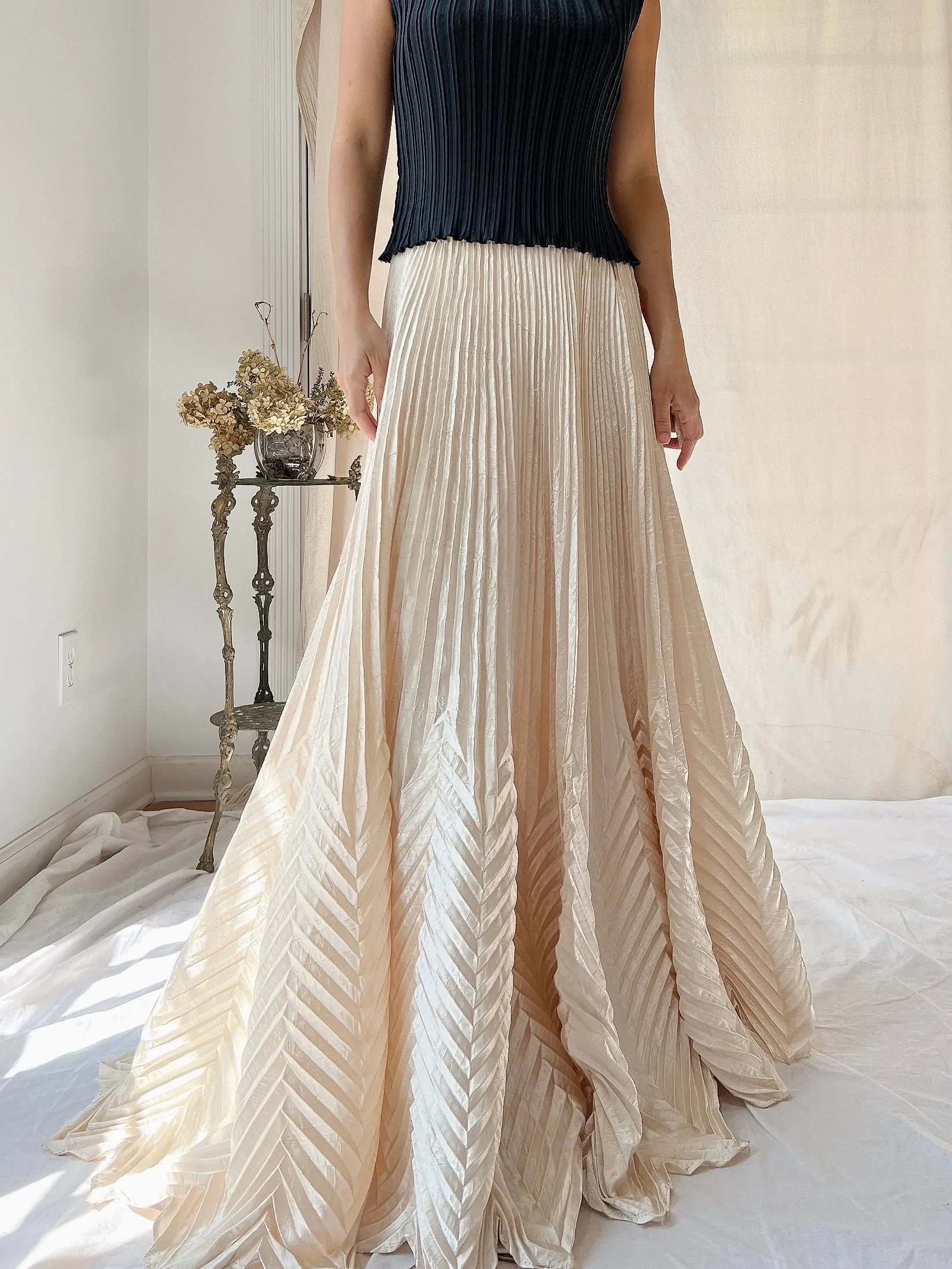 Vintage Satin Pleated Skirt - OSFM